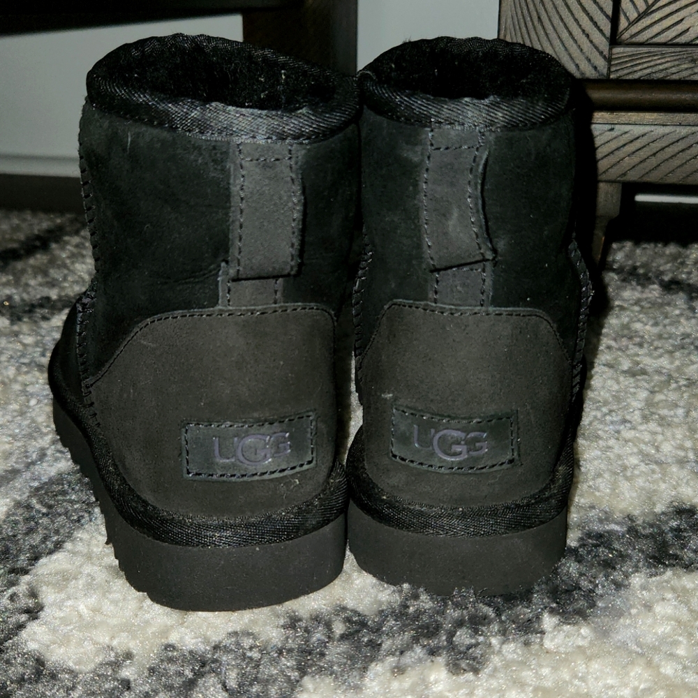 Ugg Classic Mini - Picture 2 of 3